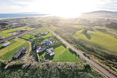 Photo of property in 70 Dover Street, Orepuki, Riverton, 9881