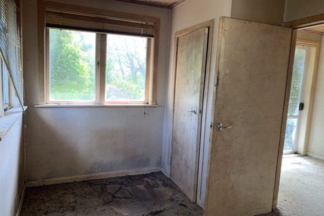 Photo of property in 16 Parrs Cross Road, Henderson, Auckland, 0612