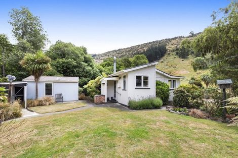 Photo of property in 11 Factory Road, Little Akaloa, 7583