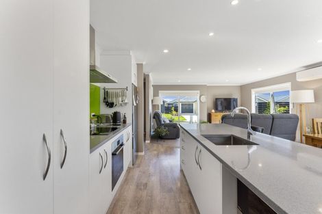 Photo of property in 19 Enereta Road, Otaki, 5512