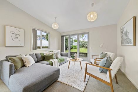 Photo of property in 203 Onepu Road, Lyall Bay, Wellington, 6022