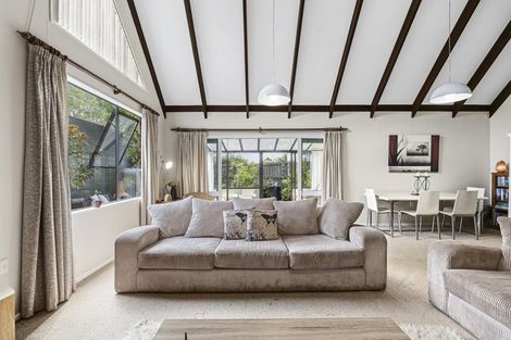 Photo of property in 9a Tamati Place, Merrilands, New Plymouth, 4312