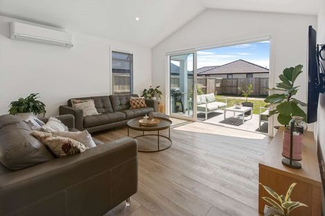 Photo of property in 29 Kotiate Street, Papamoa Beach, Papamoa, 3118