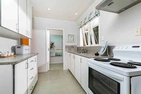 Photo of property in 2/6 Palawan Place, Torbay, Auckland, 0630