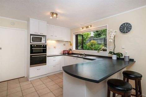 Photo of property in 33 James Evans Drive, Northcote, Auckland, 0627