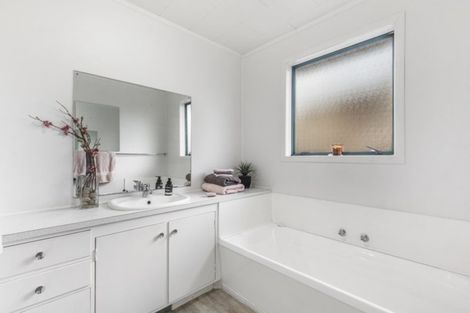 Photo of property in 21 Polandson Place, Opaheke, Papakura, 2113