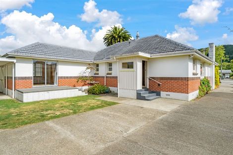 Photo of property in 19 Hall Grove, Ebdentown, Upper Hutt, 5018