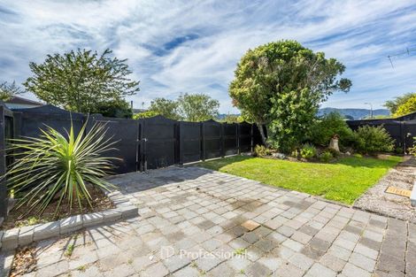 Photo of property in 2/23 Roband Crescent, Brown Owl, Upper Hutt, 5018