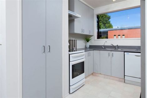 Photo of property in 1/24 Merton Avenue, Glenfield, Auckland, 0627