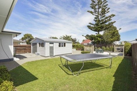 Photo of property in 6 Tararua Terrace, Cloverlea, Palmerston North, 4412