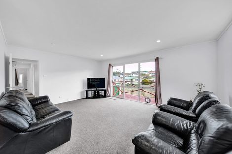 Photo of property in 35 Herekawe Drive, Spotswood, New Plymouth, 4310
