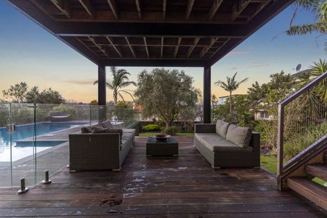 Photo of property in 12 Hyde Road, Rothesay Bay, Auckland, 0630