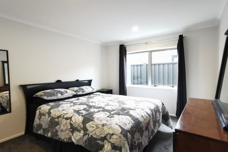 Photo of property in 11 Te Kaeaea Crescent, Wallaceville, Upper Hutt, 5018