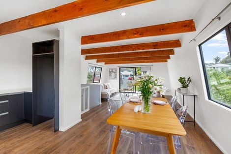 Photo of property in 1/17 Ribblesdale Road, Henderson, Auckland, 0612