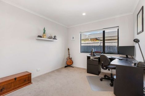 Photo of property in 20 Scotsmoor Drive, Wattle Downs, Auckland, 2103