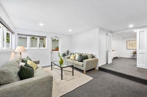 Photo of property in 30 Maritime Terrace, Birkenhead, Auckland, 0626