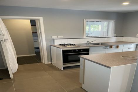 Photo of property in 2/65 Cliff View Drive, Green Bay, Auckland, 0604