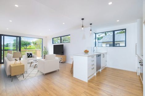 Photo of property in 7 Mokopiko Court, Beach Haven, Auckland, 0626