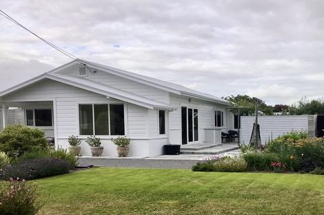 Photo of property in 2 Naples Street, Martinborough, 5711