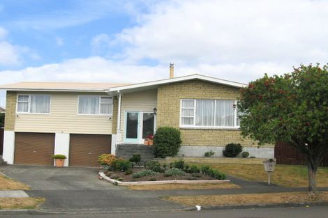 Photo of property in 10 Brightwater Crescent, Totara Park, Upper Hutt, 5018