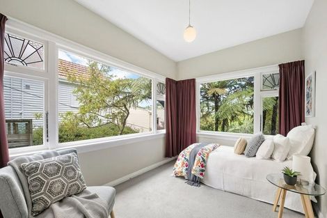 Photo of property in 11 Burma Road, Khandallah, Wellington, 6035