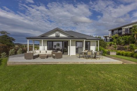 Photo of property in 21 Laly Haddon Place, Matakana, Warkworth, 0985