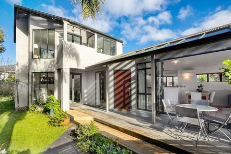 Photo of property in 22a Walker Road, Point Chevalier, Auckland, 1022