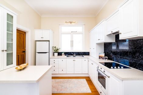 Photo of property in 19 Vigor Brown Street, Napier South, Napier, 4110