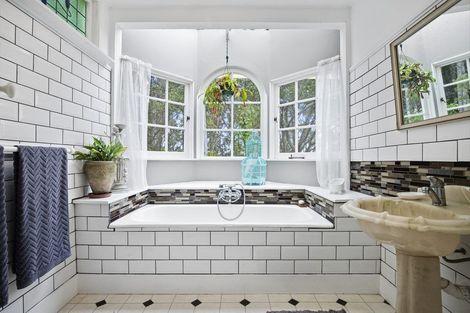 Photo of property in 2431 Awhitu Road, Awhitu, Waiuku, 2684