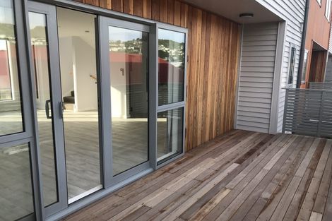 Photo of property in 3/121 Rongotai Road, Kilbirnie, Wellington, 6022