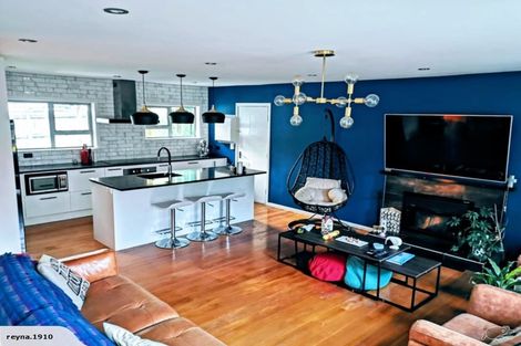 Photo of property in 17 Golf Road, New Lynn, Auckland, 0600