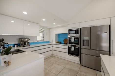 Photo of property in 60 Glenstrae Road, Redcliffs, Christchurch, 8081