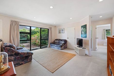 Photo of property in 57 Mirrabooka Avenue, Botany Downs, Auckland, 2010