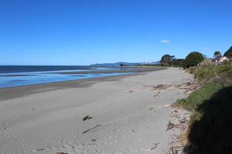 Photo of property in 256 Patons Rock Road, Patons Rock, Takaka, 7182