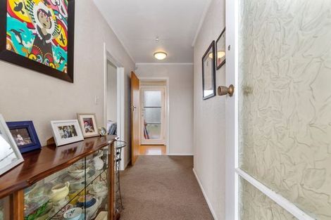 Photo of property in 1 Ngatuku Place, Tokoroa, 3420