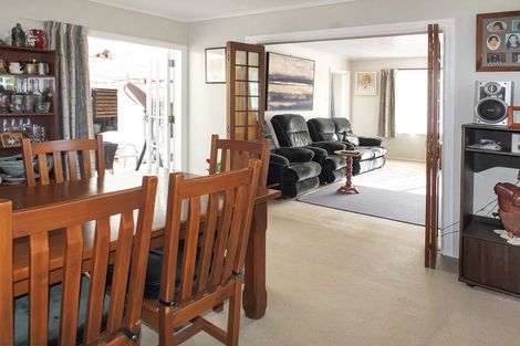 Photo of property in 8 Jenks Street, Foxton, 4814