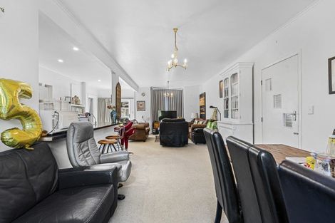 Photo of property in 28 Carrington Street, New Plymouth, 4310