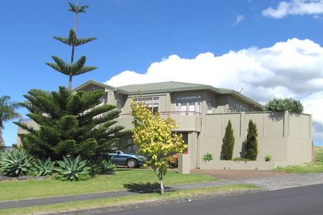 Photo of property in 28 Tornado Place, West Harbour, Auckland, 0618