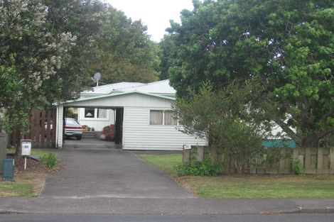 Photo of property in 31 Totaravale Drive, Totara Vale, Auckland, 0629