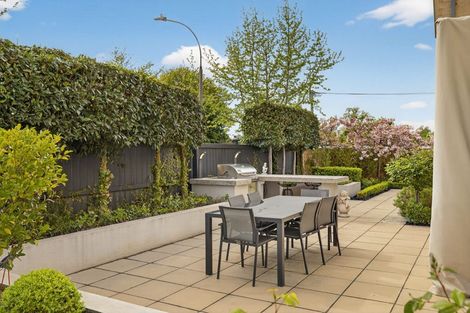 Photo of property in 1a Westburn Terrace, Burnside, Christchurch, 8041