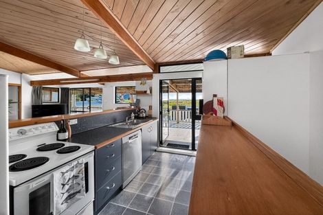 Photo of property in 102 Newcastle Street, Mahia, 4198