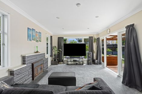 Photo of property in 102 Taikata Road, Te Atatu Peninsula, Auckland, 0610