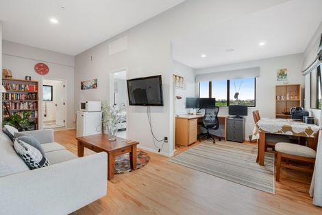 Photo of property in 12 Cochrane Avenue, Arkles Bay, Whangaparaoa, 0932