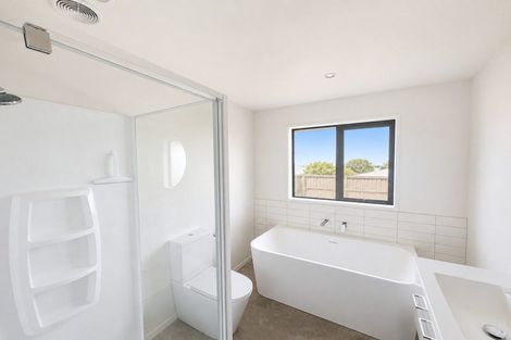 Photo of property in 5 Wheeler Place, Upper Vogeltown, New Plymouth, 4310