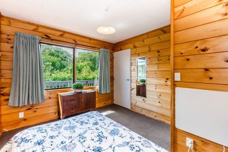 Photo of property in 6 Gates Road, Waikanae Beach, Waikanae, 5036