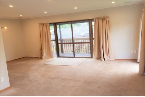Photo of property in 86 Omapere Street, Whitby, Porirua, 5024