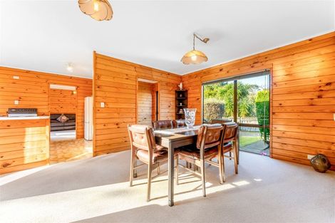 Photo of property in 14 Chardon Place, Henderson, Auckland, 0612