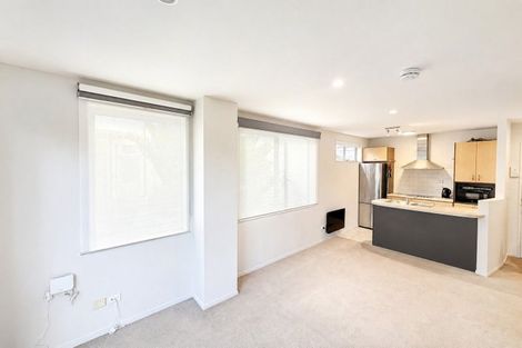 Photo of property in Bay Palms Apartments, 2a/30 Bute Road, Browns Bay, Auckland, 0630
