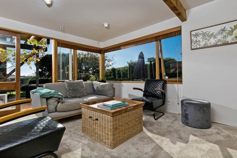 Photo of property in 8 Hyde Road, Rothesay Bay, Auckland, 0630