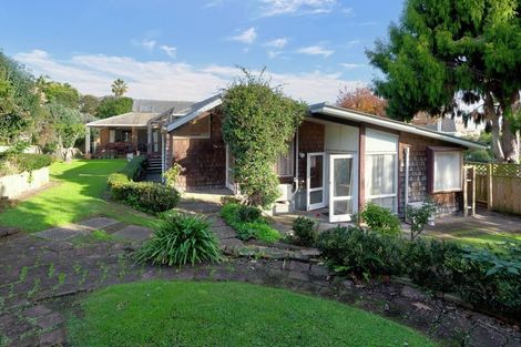 Photo of property in 18 Evelyn Road, Cockle Bay, Auckland, 2014